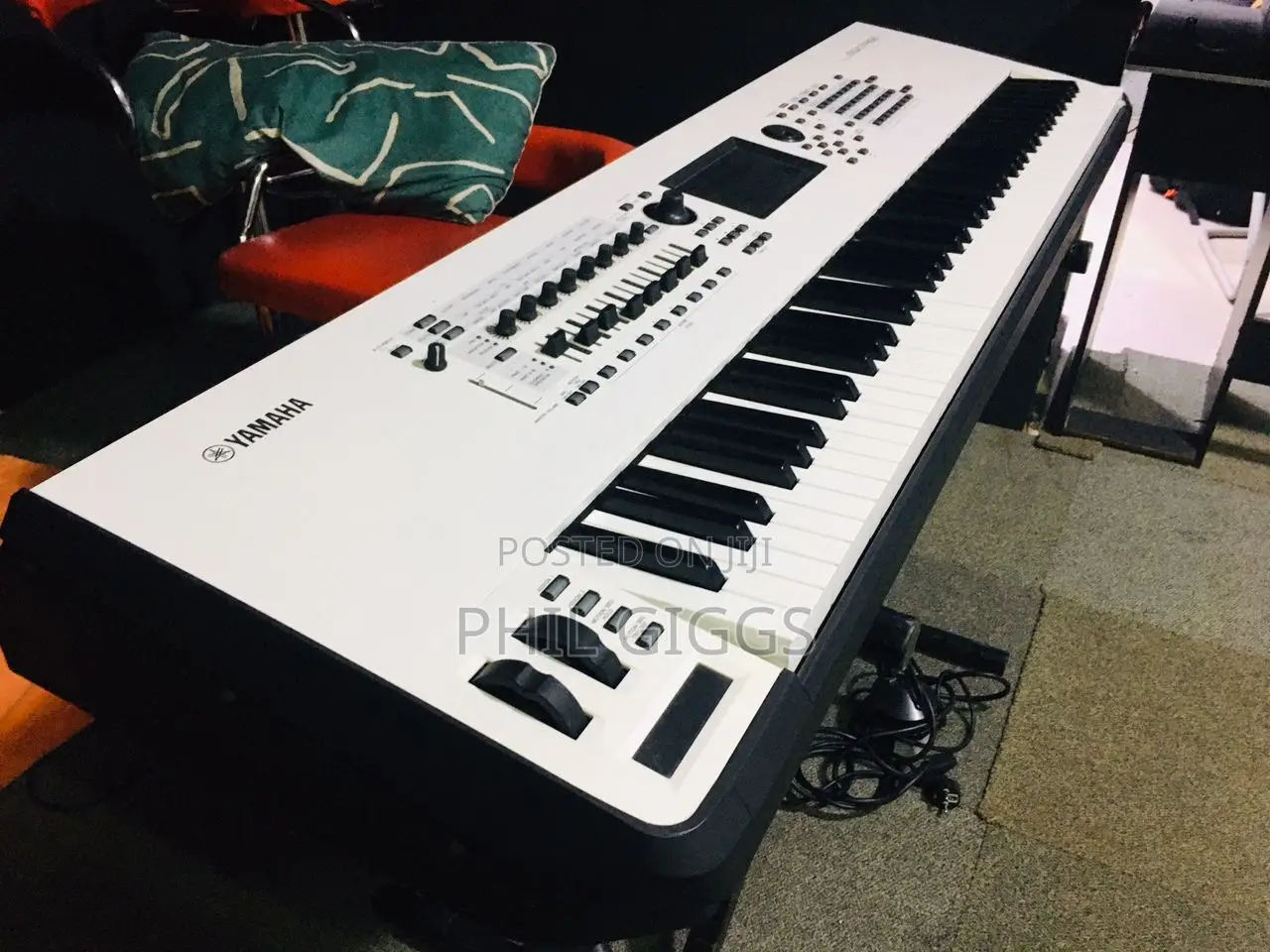 Yamaha Montage 8 White Colour