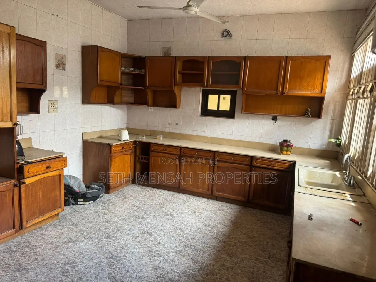 4bdrm House in 4 Bedroom House, Mile 7 for sale