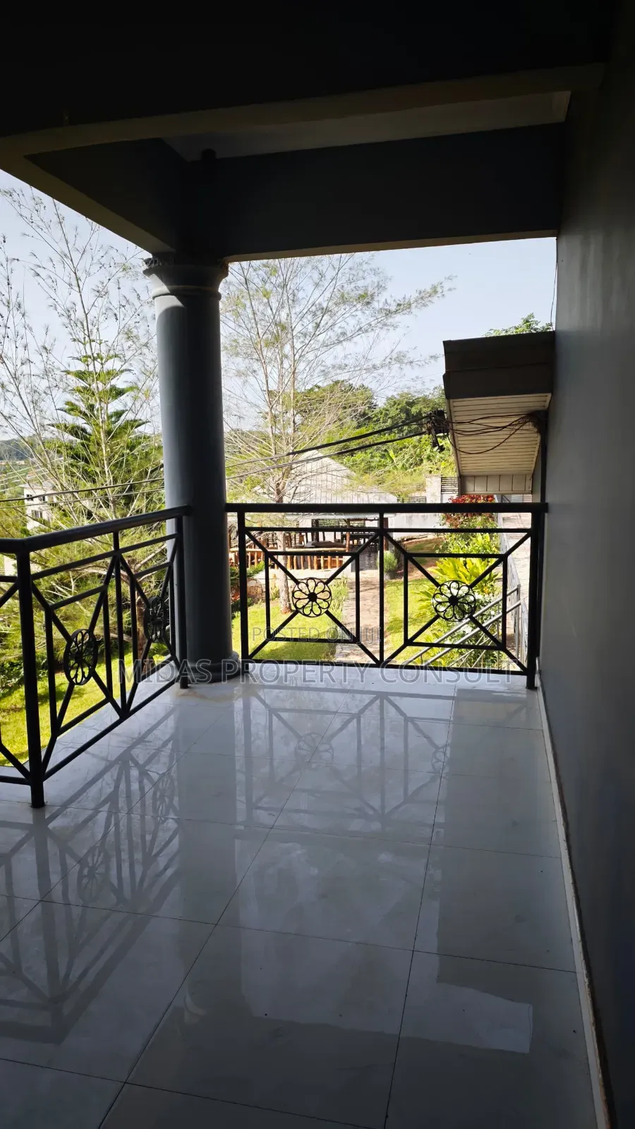5bdrm House in Aburi for sale