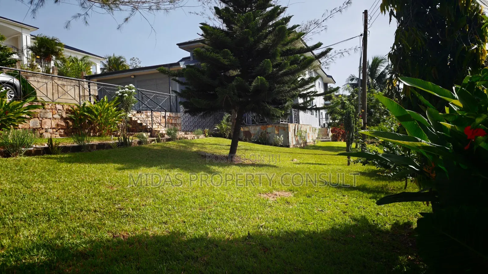 5bdrm House in Aburi for sale