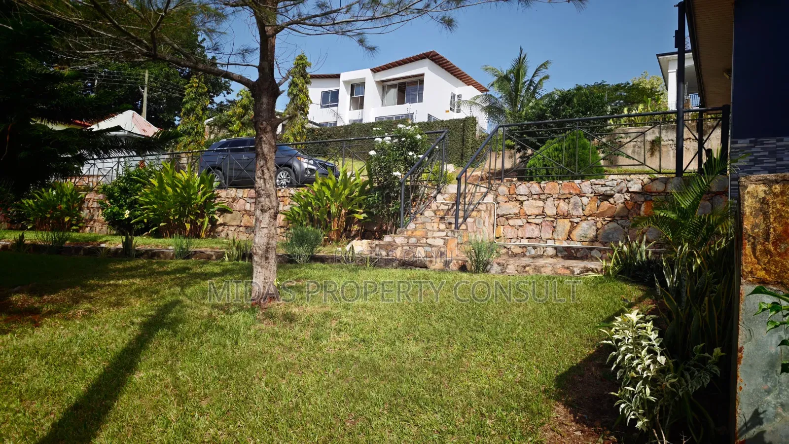 5bdrm House in Aburi for sale