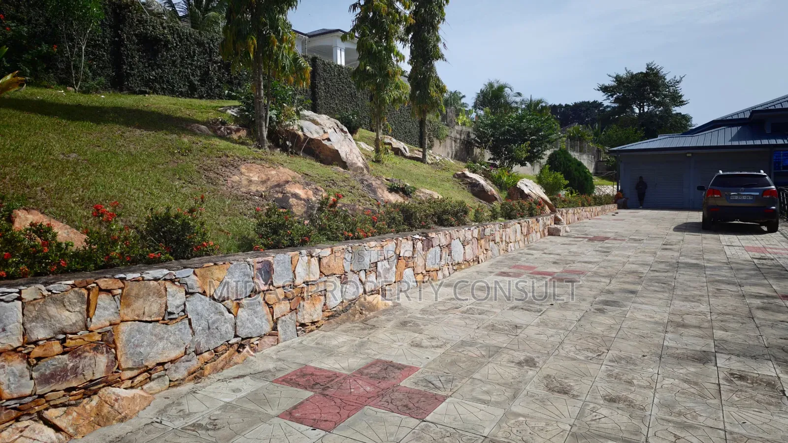 5bdrm House in Aburi for sale