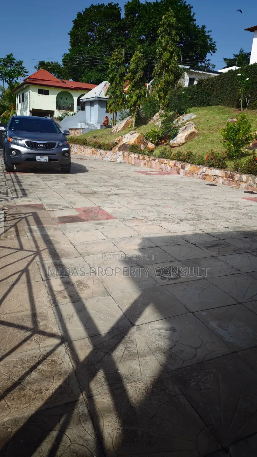 5bdrm House in Aburi for sale