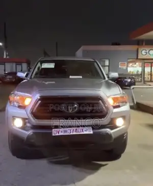Toyota Tacoma 2022 Silver