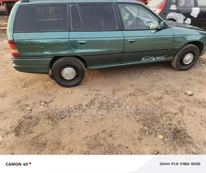 Opel Astra 1.6 Caravan 2004 Green