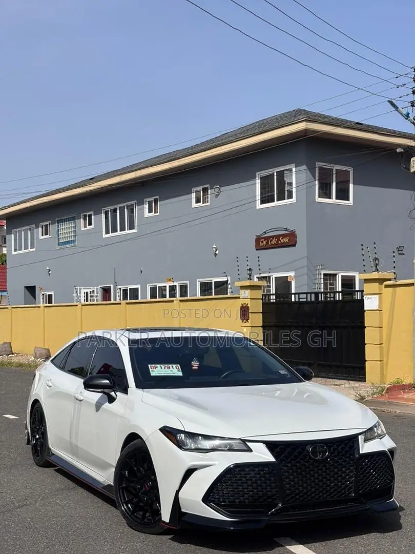 Toyota Avalon TRD 2020 White