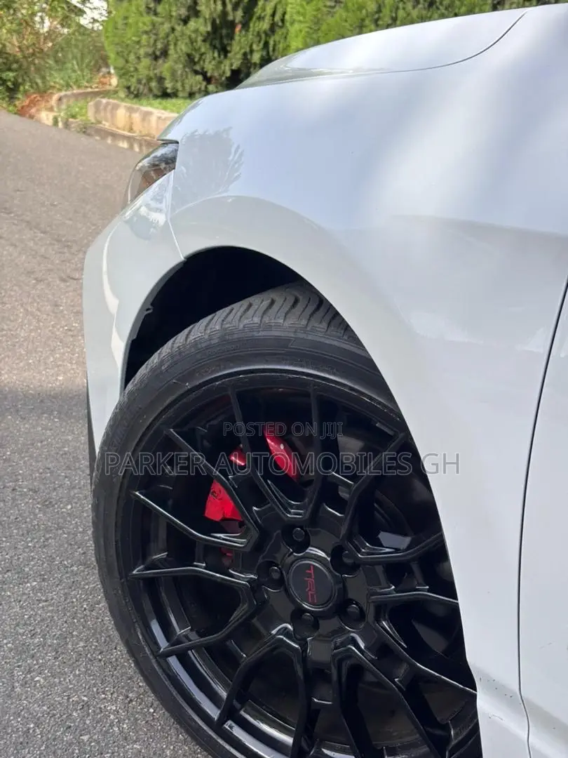 Toyota Avalon TRD 2020 White