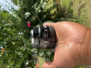 Nikon 85mm Lens