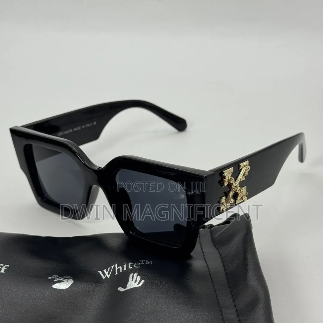 Off-White Volcanite Wrap-Around Style