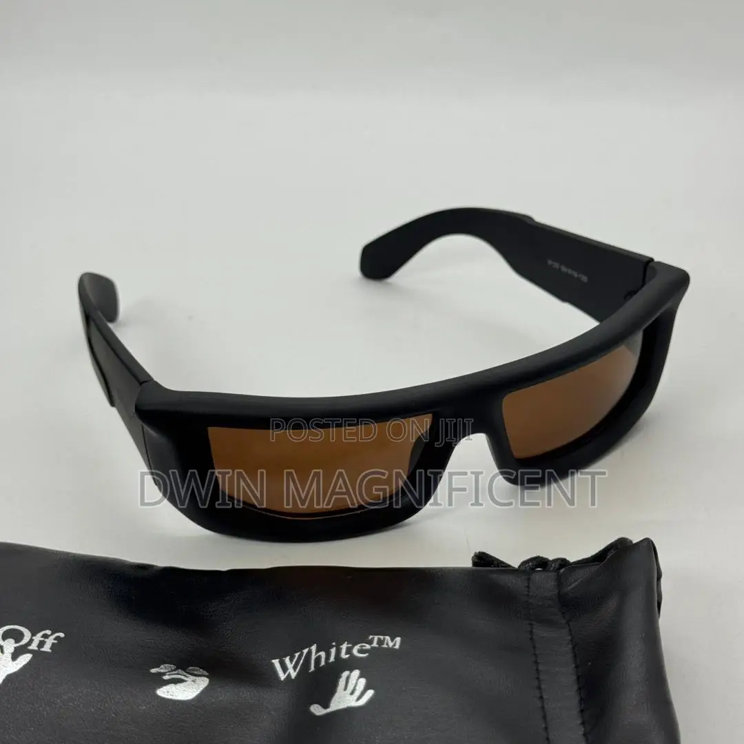 Off-White Volcanite Wrap-Around Style