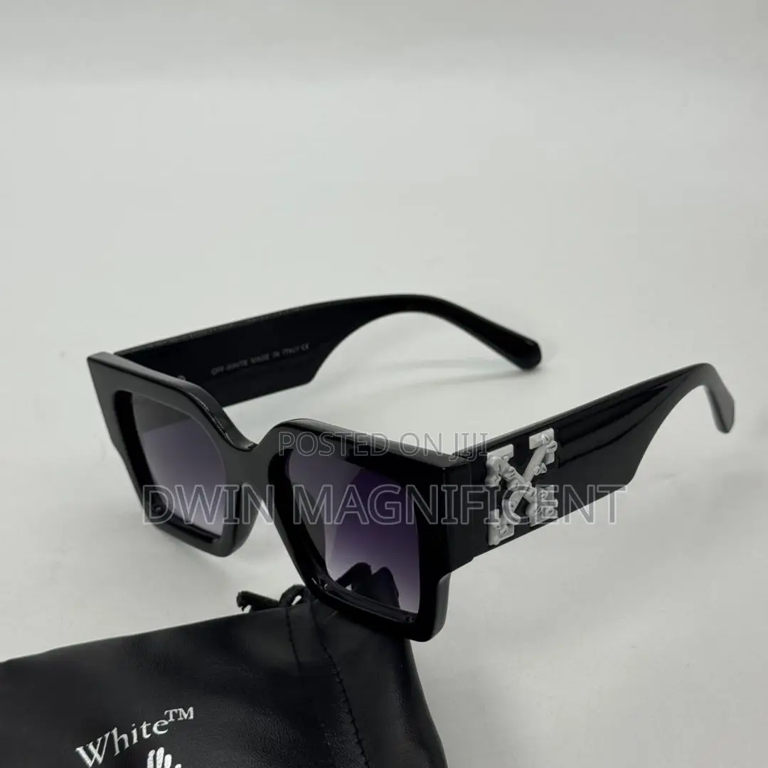 Off-White Volcanite Wrap-Around Style