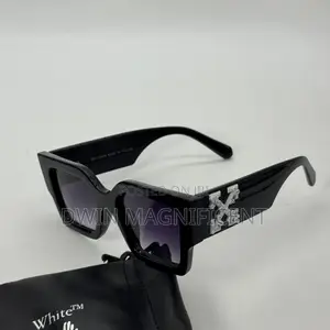 Off-White Volcanite Wrap-Around Style