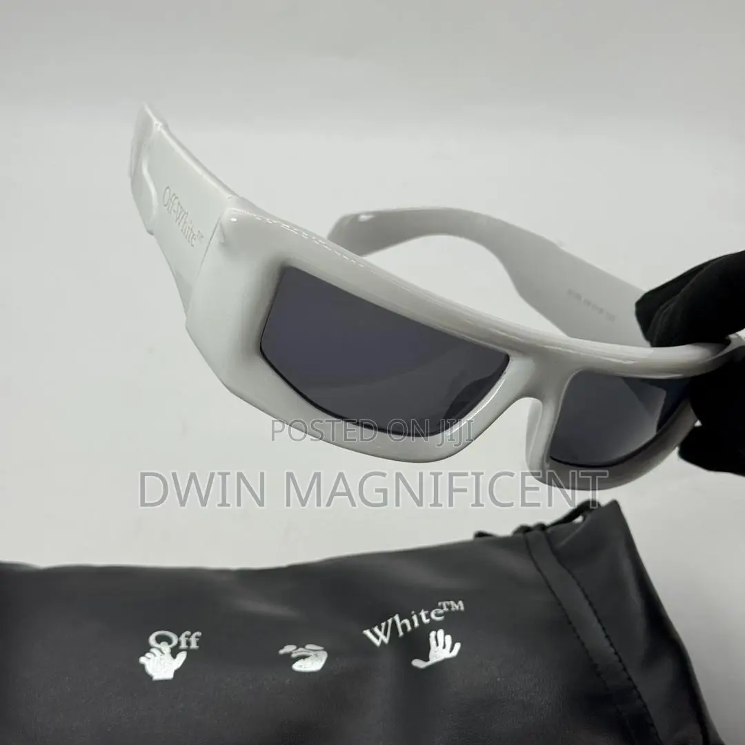 Off-White Volcanite Wrap-Around Style