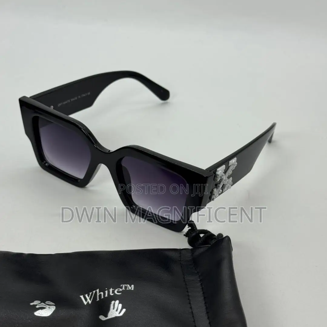 Off-White Volcanite Wrap-Around Style