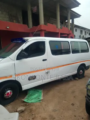 Toyota HiAce 2012 White