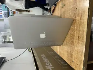 Laptop Apple MacBook 2015 4GB Intel Core i5 HDD 250GB