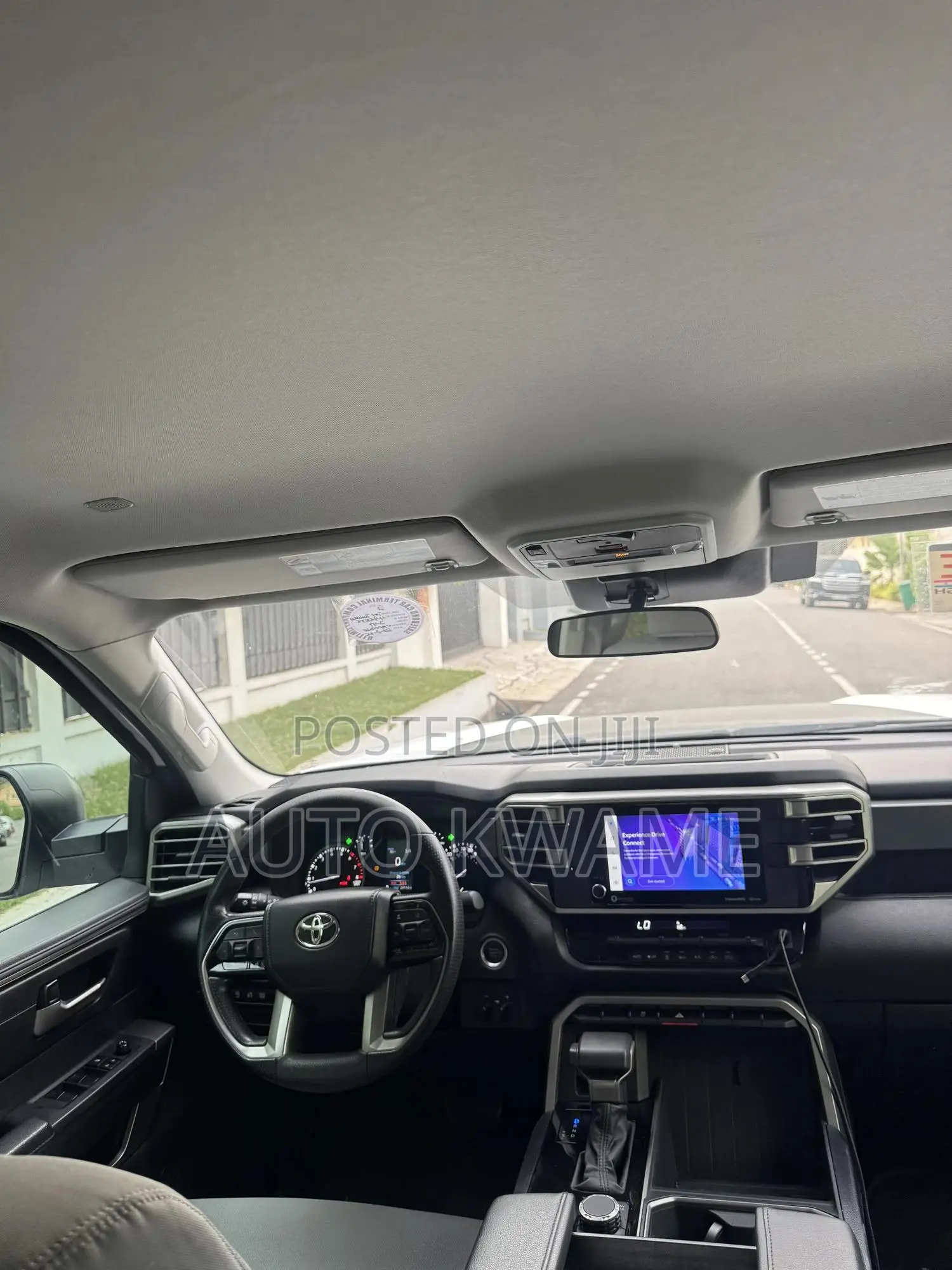 Toyota Tundra SR5 CrewMax 6.5' Bed 2024 White