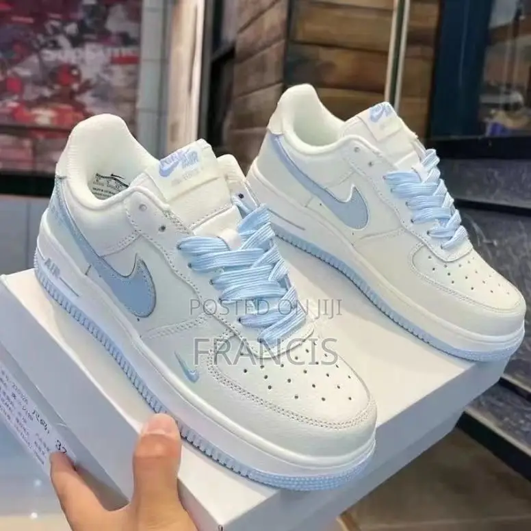 Nanaba Sneakers