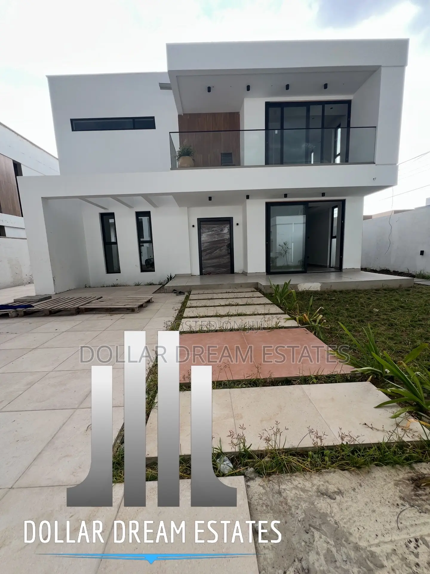 4bdrm House in Airport Residential Area for sale