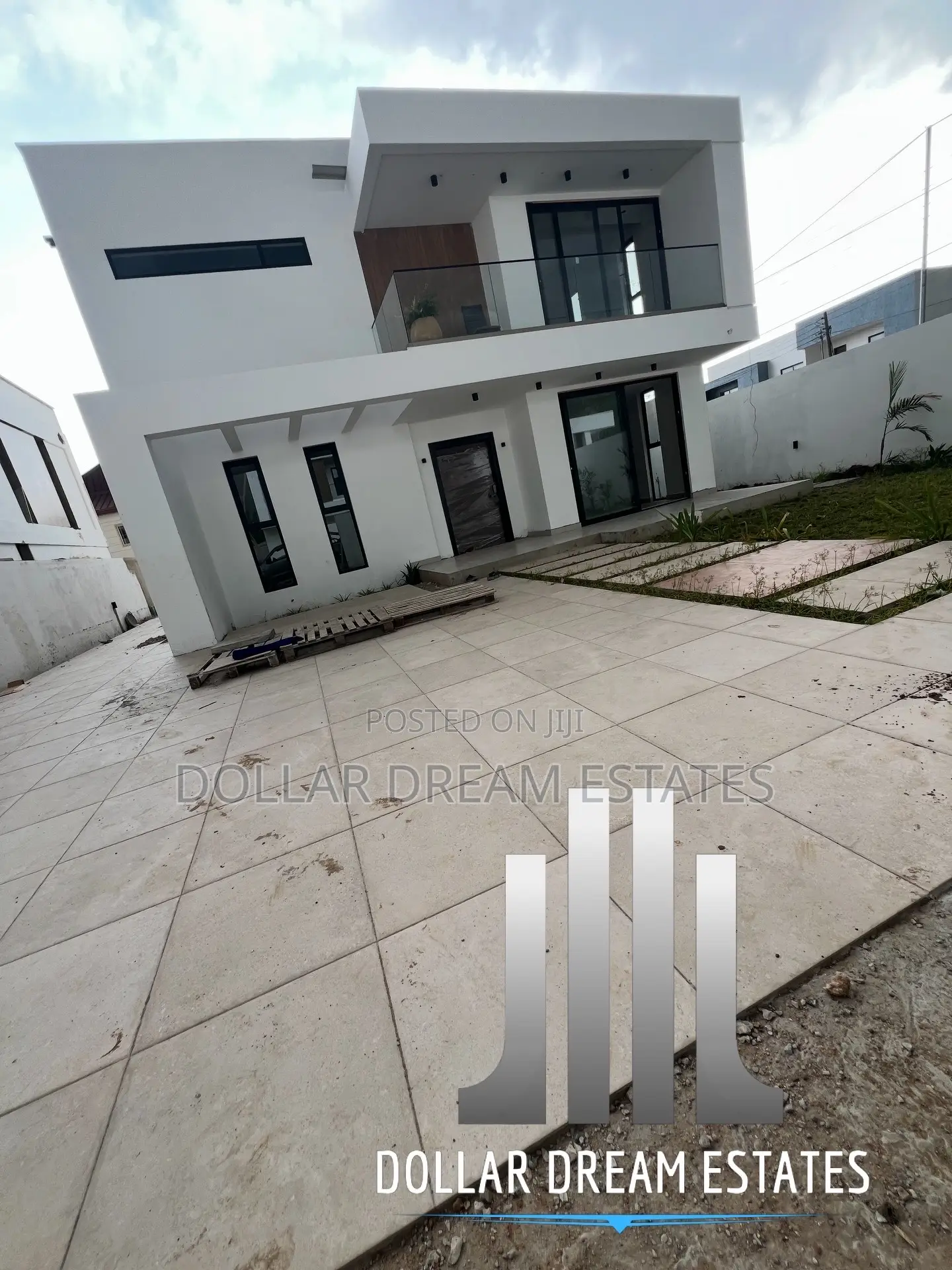 4bdrm House in Airport Residential Area for sale