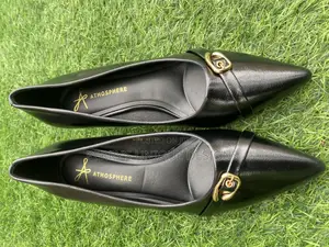 Noirgrace Classic Short Heel Pumps – Black Edition