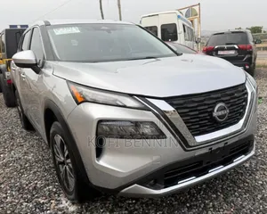 Nissan Rogue SV 2023 Silver