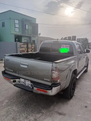 Toyota Tacoma 2014 Green