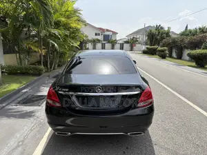 Mercedes-Benz C300 2016 Black