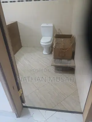 6bdrm House in Pokuase for sale