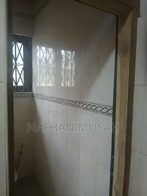 6bdrm House in Pokuase for sale