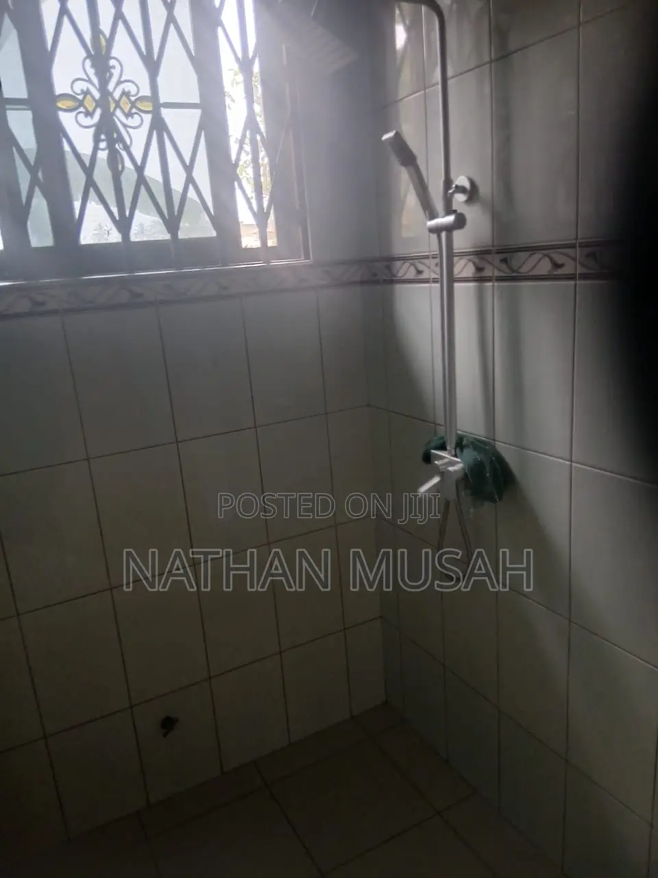 6bdrm House in Pokuase for sale