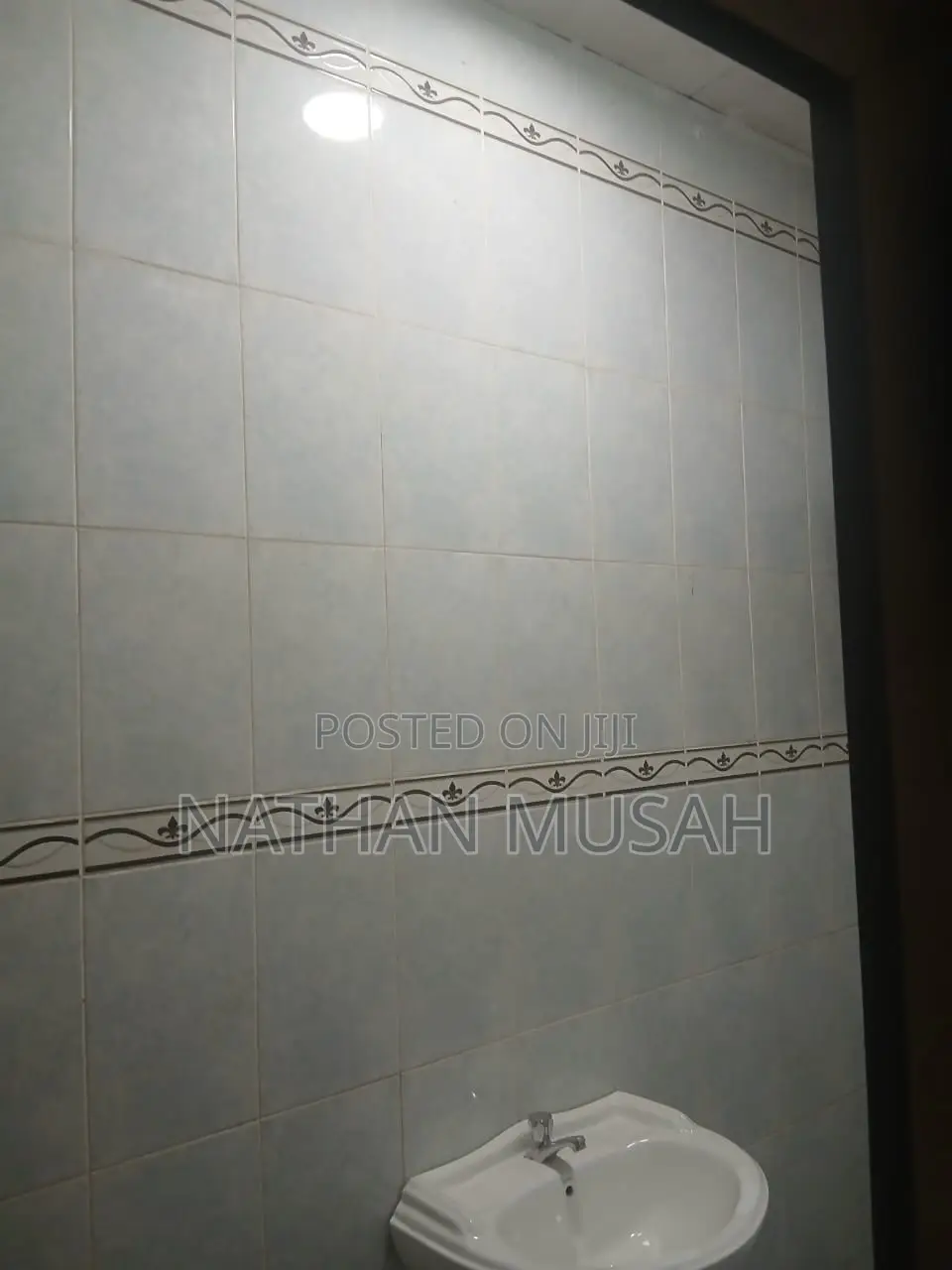 6bdrm House in Pokuase for sale