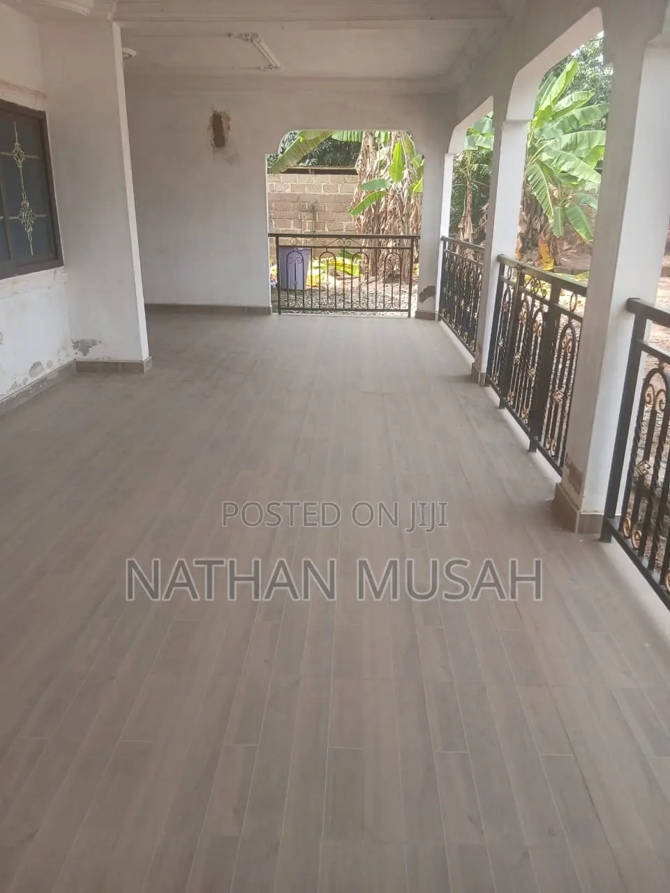 6bdrm House in Pokuase for sale