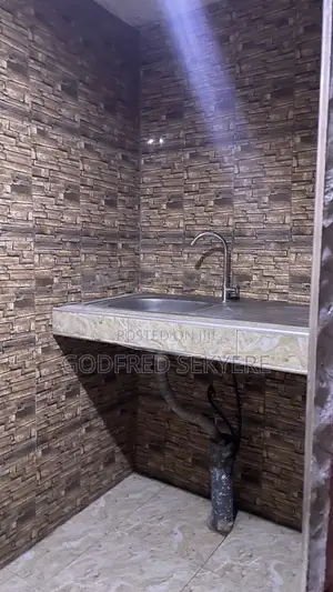 1bdrm Room & Parlour in Adeleke Estates, Kumasi Metropolitan for rent