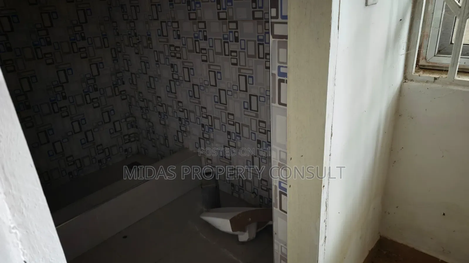 5bdrm House in Asofan, Accra Metropolitan for sale