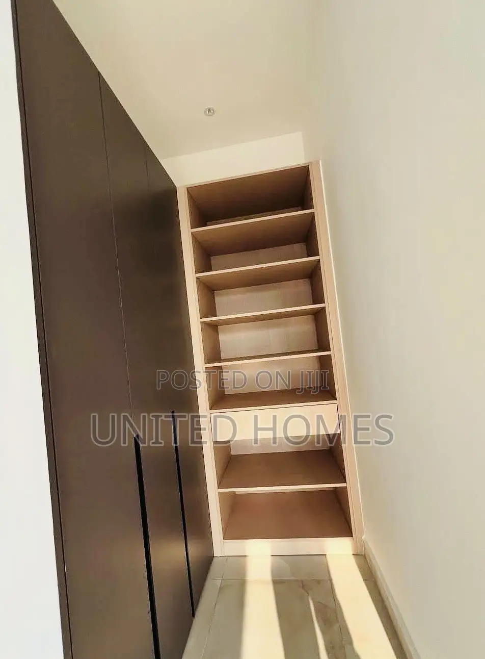 Furnished 5bdrm House in Adjiriganor for sale