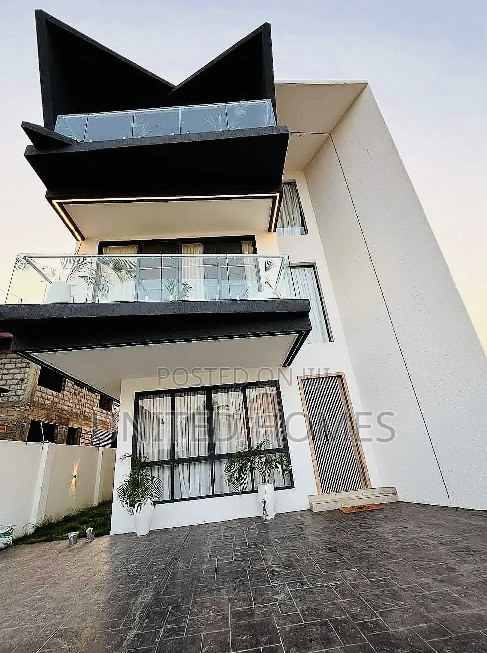 Furnished 5bdrm House in Adjiriganor for sale