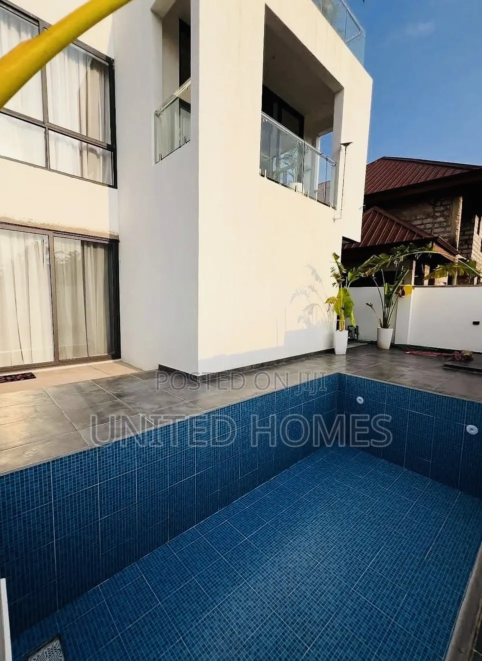 Furnished 5bdrm House in Adjiriganor for sale