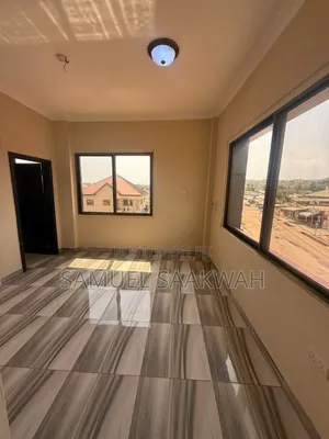 3bdrm Bedsitter in Awoshie Alang for rent