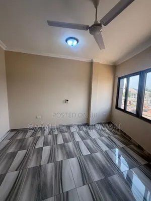 3bdrm Bedsitter in Awoshie Alang for rent