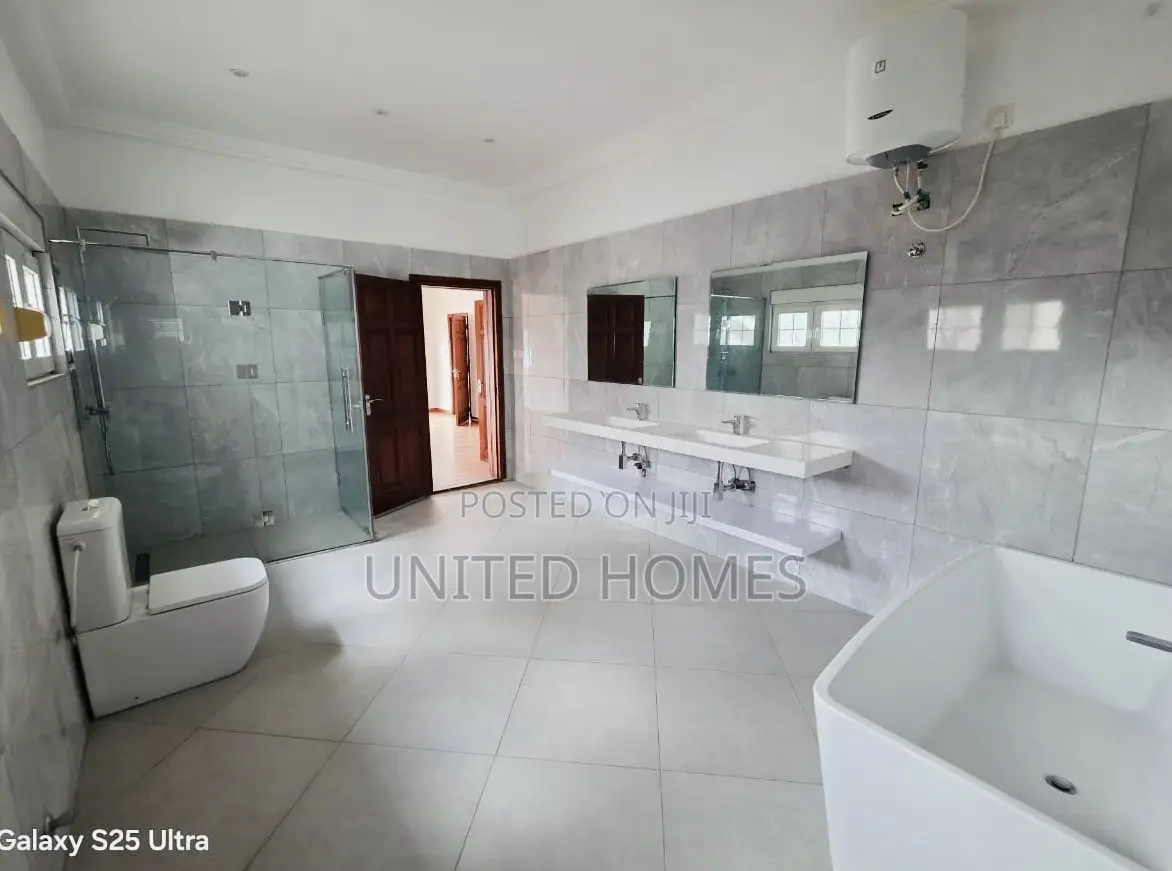 5bdrm House in East Legon for rent