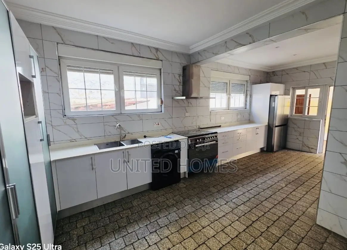5bdrm House in East Legon for rent