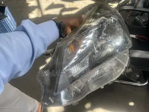 Toyota Vitz 2015 Left Headlights
