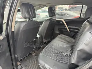 Toyota RAV4 XLE AWD (2.5L 4cyl 6A) 2016 Black