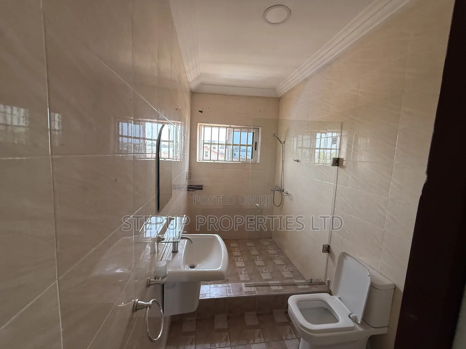 2bdrm Apartment in Adjiringanor, Ability for rent