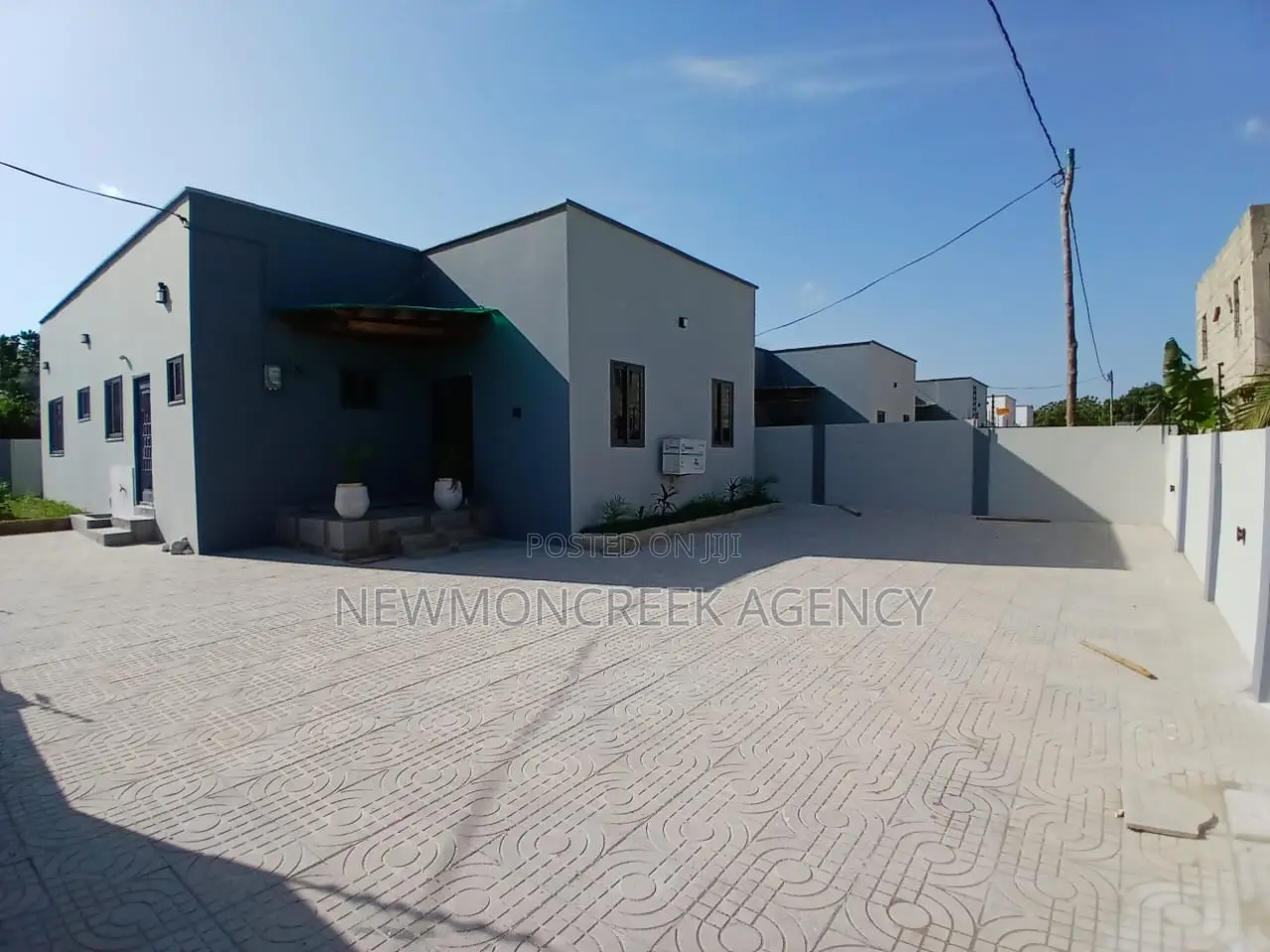 3bdrm Bungalow in Ayi Mensah, Accra Metropolitan for sale