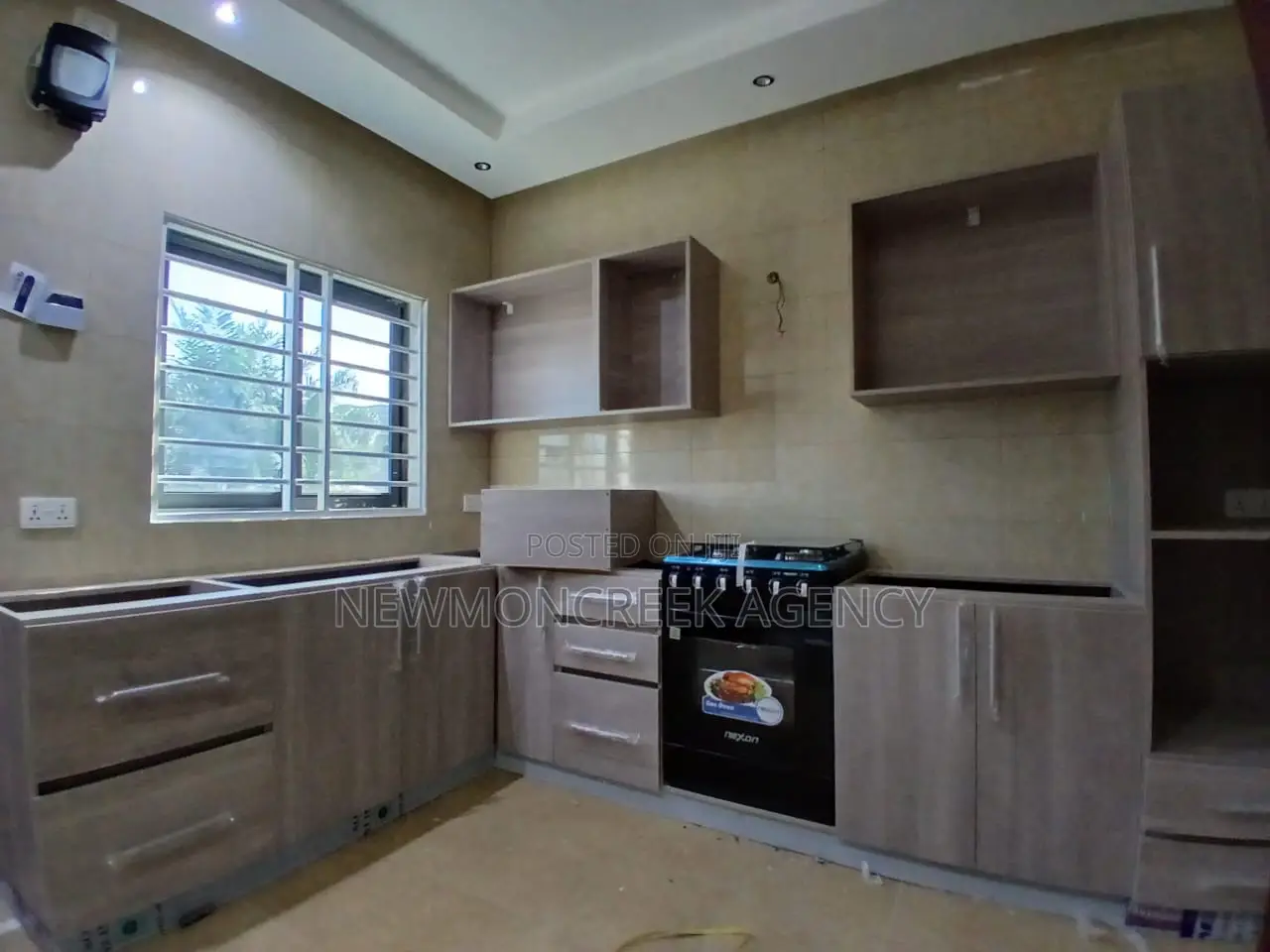 3bdrm Bungalow in Ayi Mensah, Accra Metropolitan for sale