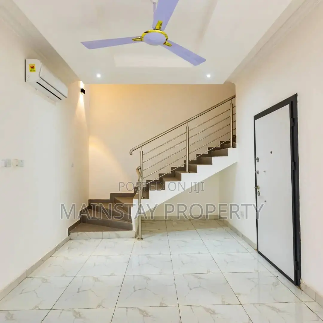 3bdrm Townhouse / Terrace in Mainstay Estates, Achimota for rent