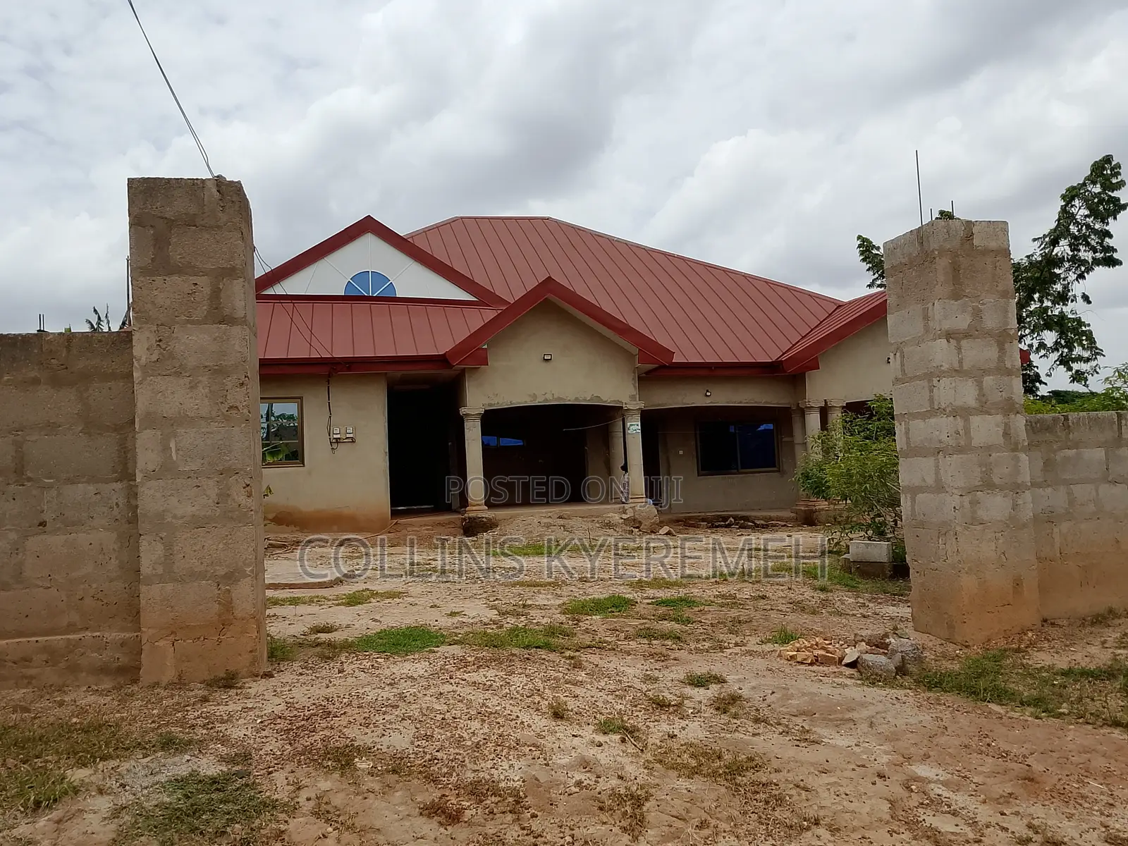 5bdrm House in Abuakwa, Kumasi Metropolitan for sale