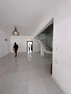 7bdrm House in Labone for rent